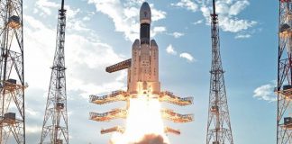 for-the-first-time-isro-will-launch-25-thousand-people-photos-of-bhagwad-gita-and-pm-modi