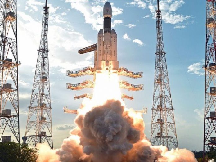 for-the-first-time-isro-will-launch-25-thousand-people-photos-of-bhagwad-gita-and-pm-modi