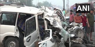 uttar-pradesh -eight-people-died-in-a-collision-between-a-truck-and-a-car-in-agra-rkt