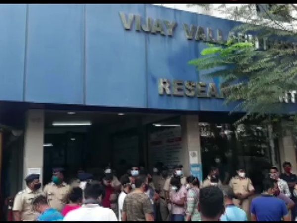 a-fire-broke-out-at-corona-center-in-vasai-virar-mumbai-maharashtra-killing-13-patients