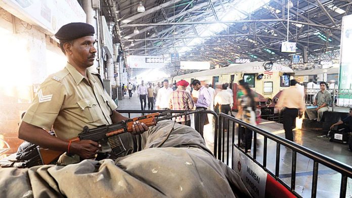 rpf-jawans-now-to-stop-illegal-recovery-at-railway-station-will-have-to-tell-how-cash-in-pocket-news-update