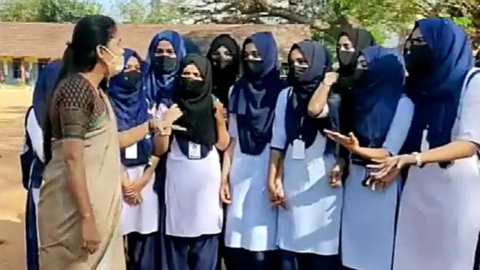 karnataka-hijab-row-hearing-in-supreme-court-on-hijab-ban-23-petitions-to-be-heard-by-uu-lalit-news-update-today