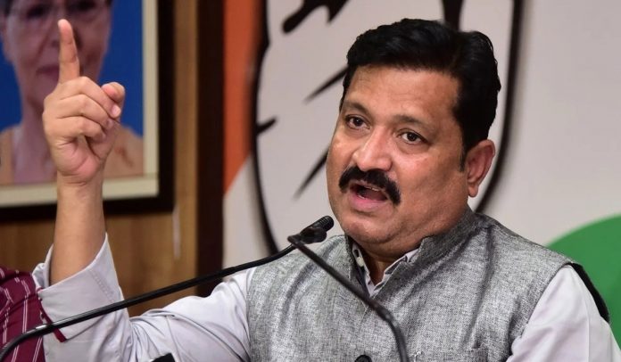 What happened to the promise of completely waiving farmers' 7/12 land record dues? Chief Minister Devendra Fadnavis must answer the farmers directly: Atul Londhe